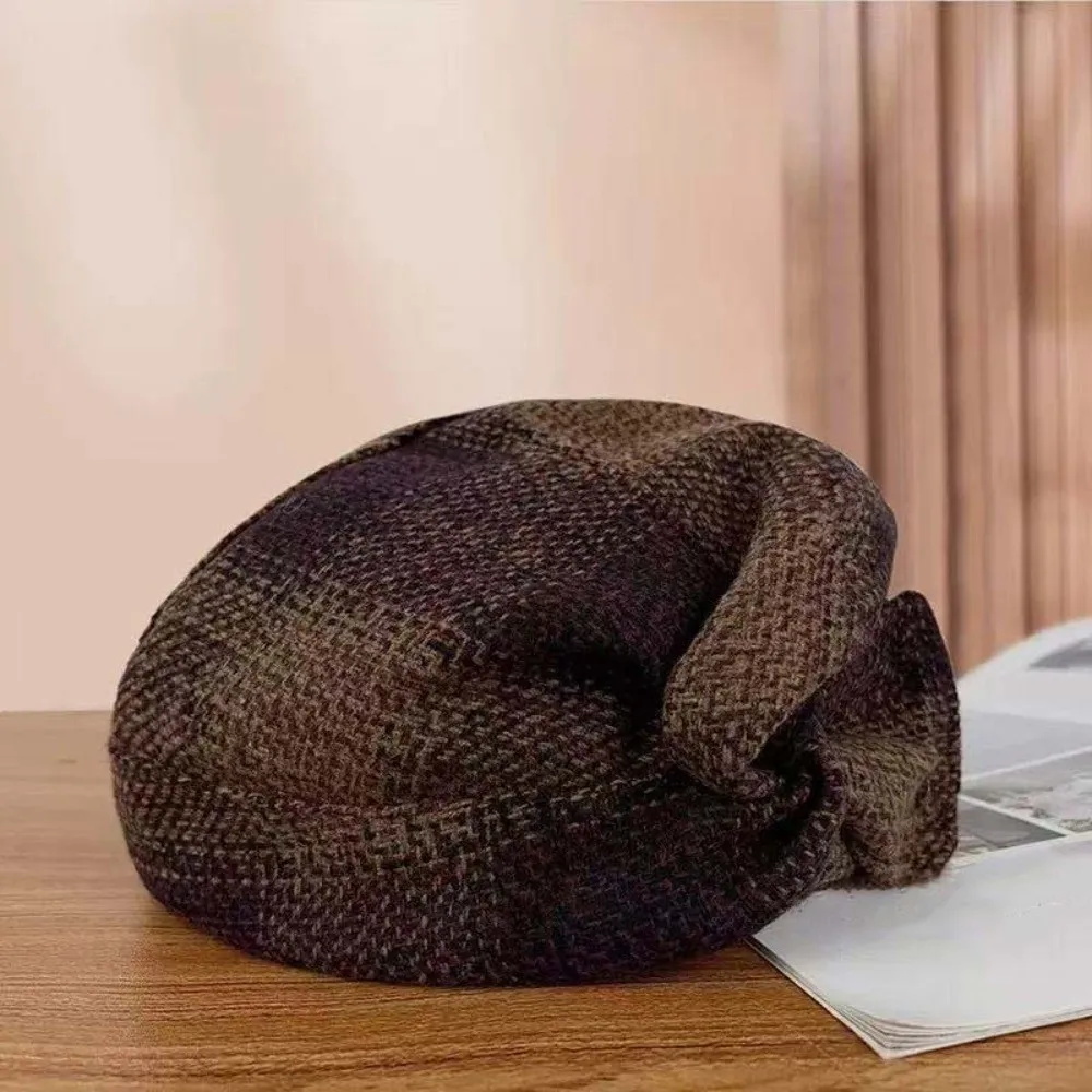 Prosta czapka beret w kratę dla mamy z kontrastowymi kolorami, wełniana czapka malarska w stylu brytyjskim, uniwersalna dziergana czapka artystyczna dla kobiet i dziewcząt Prosta czapka beret w kratę dla mamy z kontrastowymi kolorami, wełniana czapka malarska w stylu brytyjskim, uniwersalna dziergana czapka artystyczna dla kobiet i dziewcząt