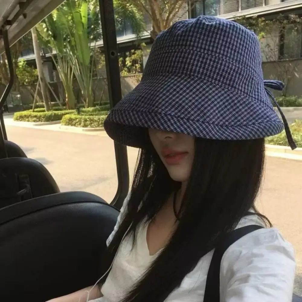 Modna letnia czapka typu bucket w kratę, szybkoschnąca, z podwiniętymi brzegami, składana czapka rybacka z kokardą, idealna na podróże Modna letnia czapka typu bucket w kratę, szybkoschnąca, z podwiniętymi brzegami, składana czapka rybacka z kokardą, idealna na podróże