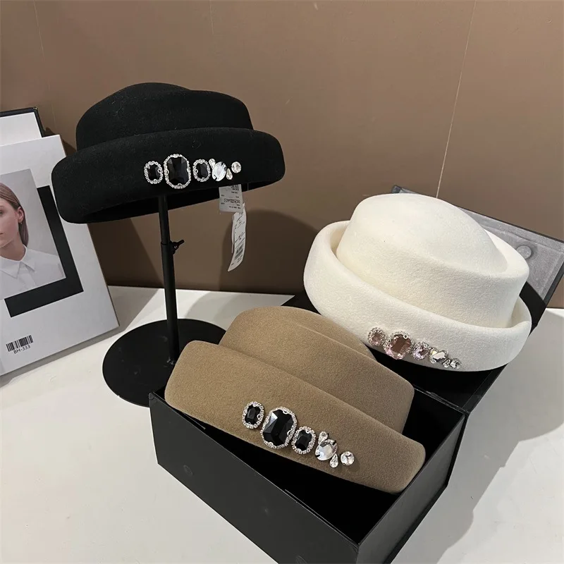 Wysokiej jakości rhinestone wełniany top hat koreański wersja wszechstronny beret moda w stylu retro malarz kapelusz sukienka do kościoła kapelusz typu bucket Wysokiej jakości rhinestone wełniany top hat koreański wersja wszechstronny beret moda w stylu retro malarz kapelusz sukienka do kościoła kapelusz typu bucket