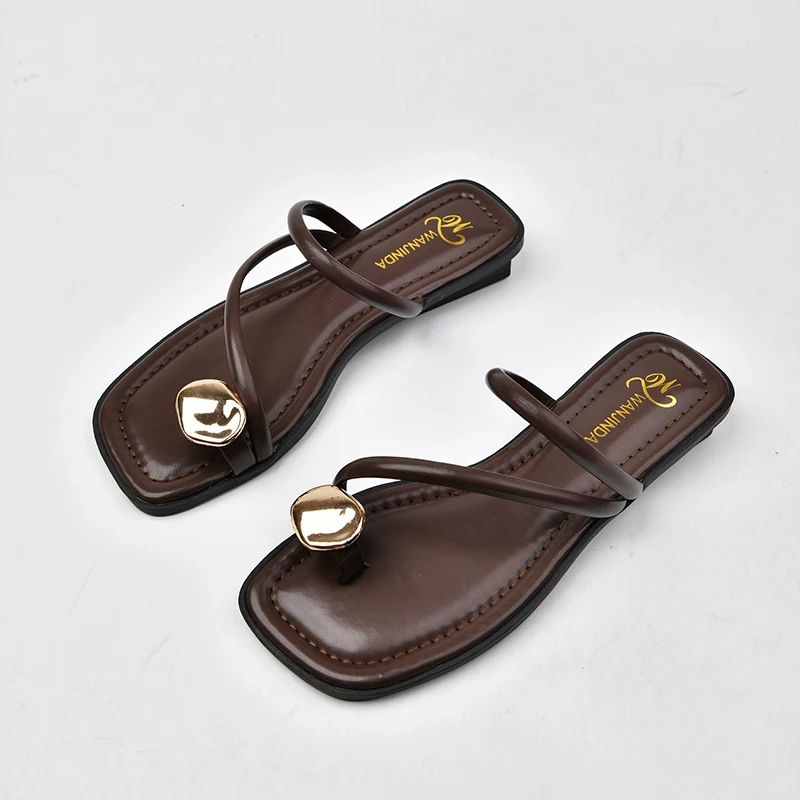 2025 letnie klapki plażowe klips Toe damskie mieszkania kapcie buty Outdoor Casual Ladies slajdy na niskim… 2025 letnie klapki plażowe klips Toe damskie mieszkania kapcie buty Outdoor Casual Ladies slajdy na niskim…