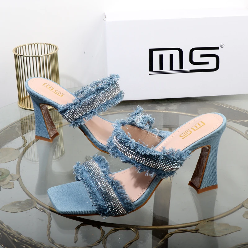 Denimowe kapcie damskie 2025 nowe rhinestone pluszowe szpilki damskie moda zewnętrzna kapcie damskie luksusowe…