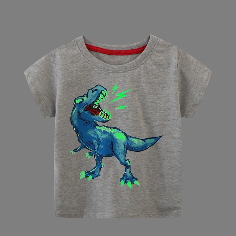 Dzieci świecąca koszulka z motywem dinozaura 2-7 lat 100% bawełniane koszulki dla chłopców letnie nowe topy z… Dzieci świecąca koszulka z motywem dinozaura 2-7 lat 100% bawełniane koszulki dla chłopców letnie nowe topy z…