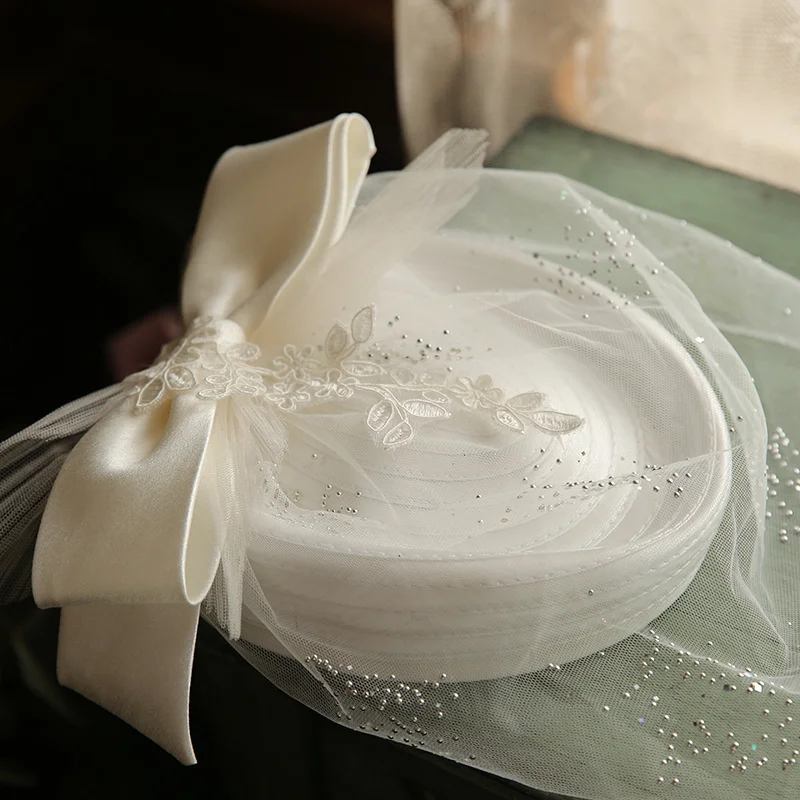 Elegancki biały ślubny bankiet Fascinator Top kapelusz z kokardą spotkanie przy herbacie ślub koronkowy welon… Elegancki biały ślubny bankiet Fascinator Top kapelusz z kokardą spotkanie przy herbacie ślub koronkowy welon…