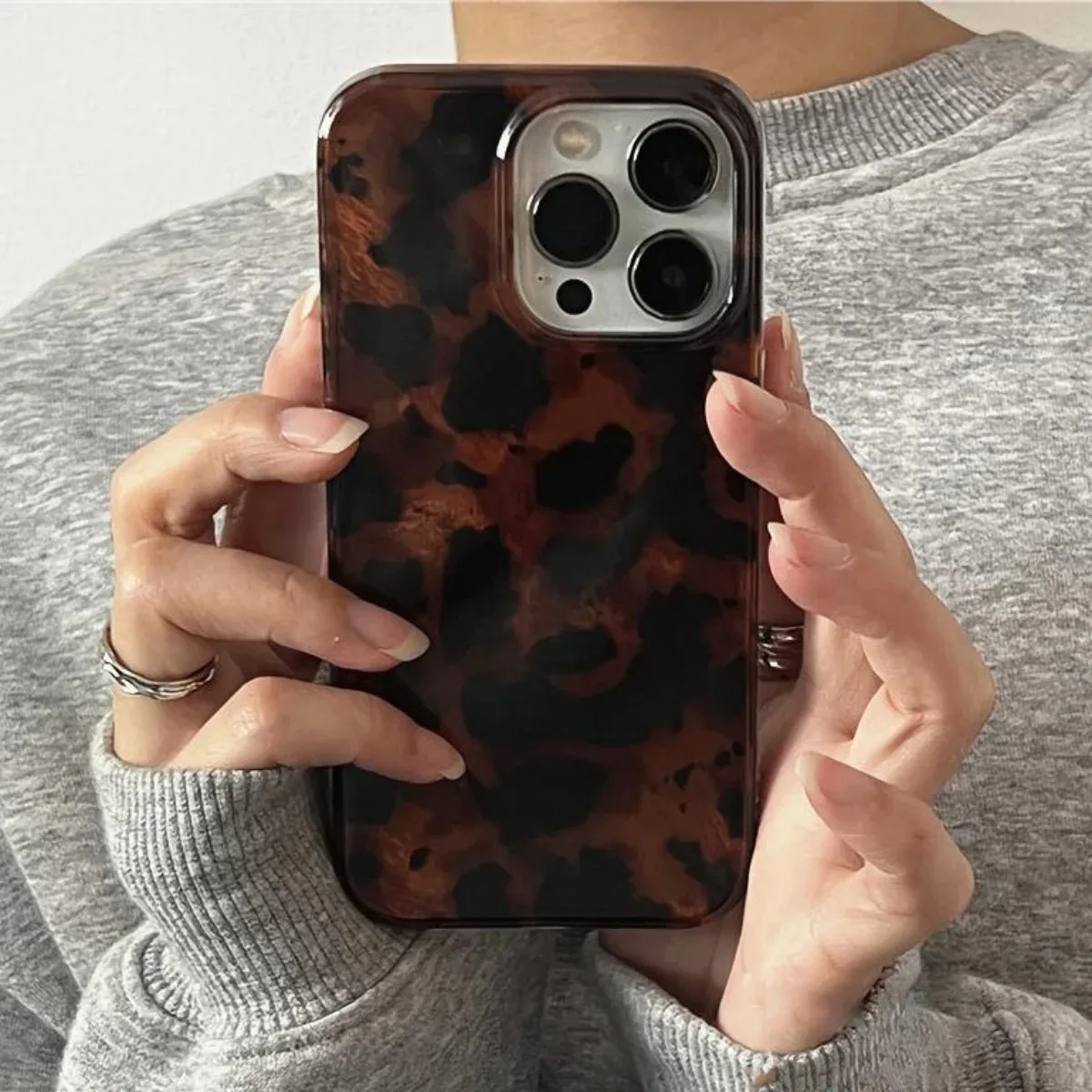 Etui na telefon z laserową teksturą w stylu retro z motywem bursztynu dla iPhone 17 16 Pro Max 15 14 13 12 11… Etui na telefon z laserową teksturą w stylu retro z motywem bursztynu dla iPhone 17 16 Pro Max 15 14 13 12 11…