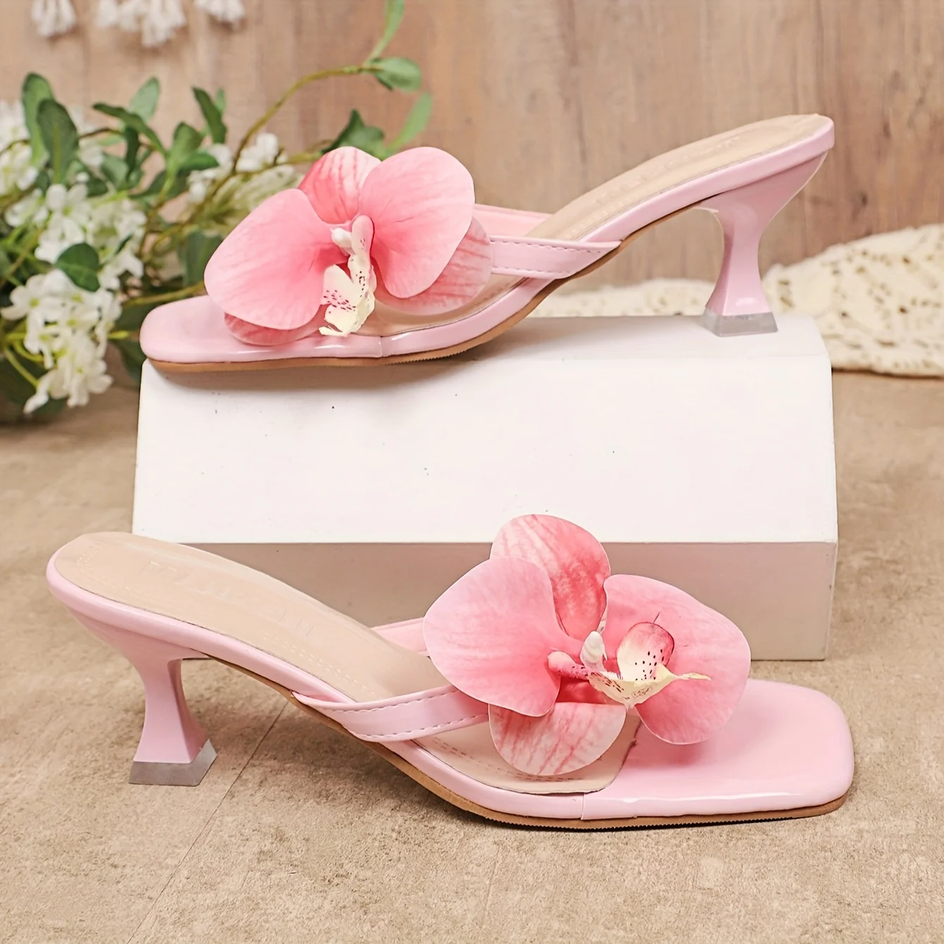 Fashion Design kwiaty klapki japonki damskie kapcie wąskie paski kwadratowe Toe buty na cienkich wysokich… Fashion Design kwiaty klapki japonki damskie kapcie wąskie paski kwadratowe Toe buty na cienkich wysokich…