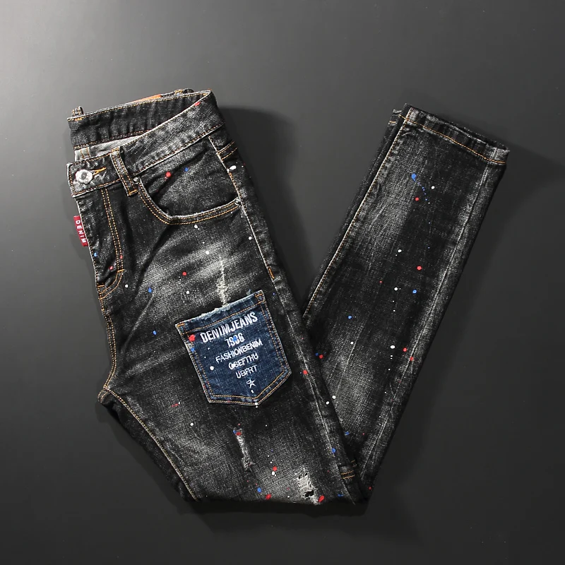 Modne dżinsy męskie uliczna Retro czarny szara dopasowana porwane jeansy męska kieszonkowa projektantka Hip… Modne dżinsy męskie uliczna Retro czarny szara dopasowana porwane jeansy męska kieszonkowa projektantka Hip…