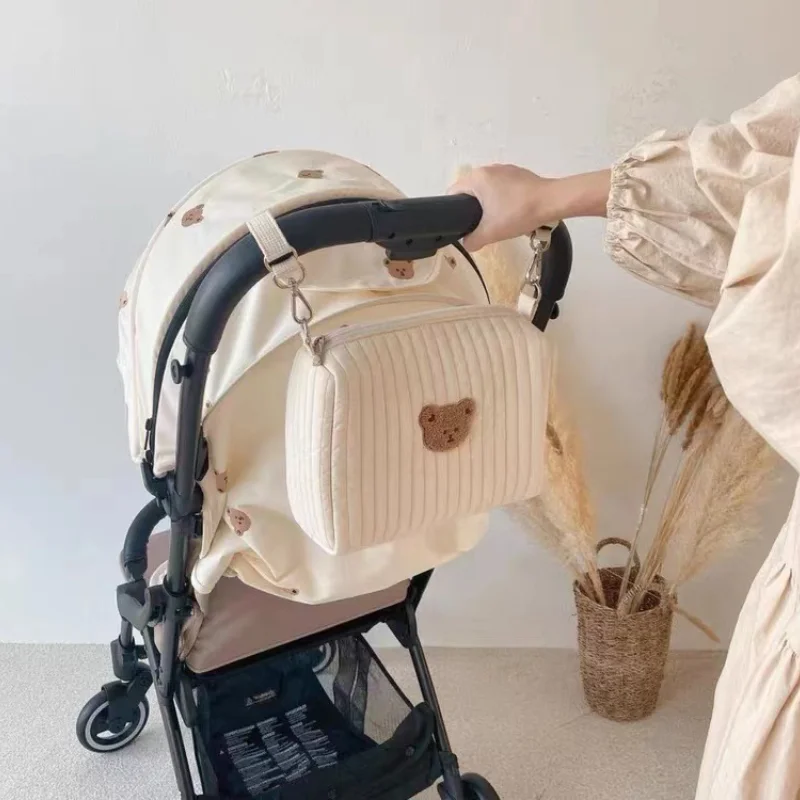 Niedźwiedź haft torba na pieluchy dla niemowląt wózek pieluchy Caddies torby przenośne pieluchy przechowywanie… Niedźwiedź haft torba na pieluchy dla niemowląt wózek pieluchy Caddies torby przenośne pieluchy przechowywanie…