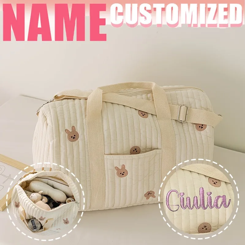 Personalizowana mała torba na pieluchy z misiem i króliczkiem, z własnym haftowanym imieniem, duża pojemność… Personalizowana mała torba na pieluchy z misiem i króliczkiem, z własnym haftowanym imieniem, duża pojemność…