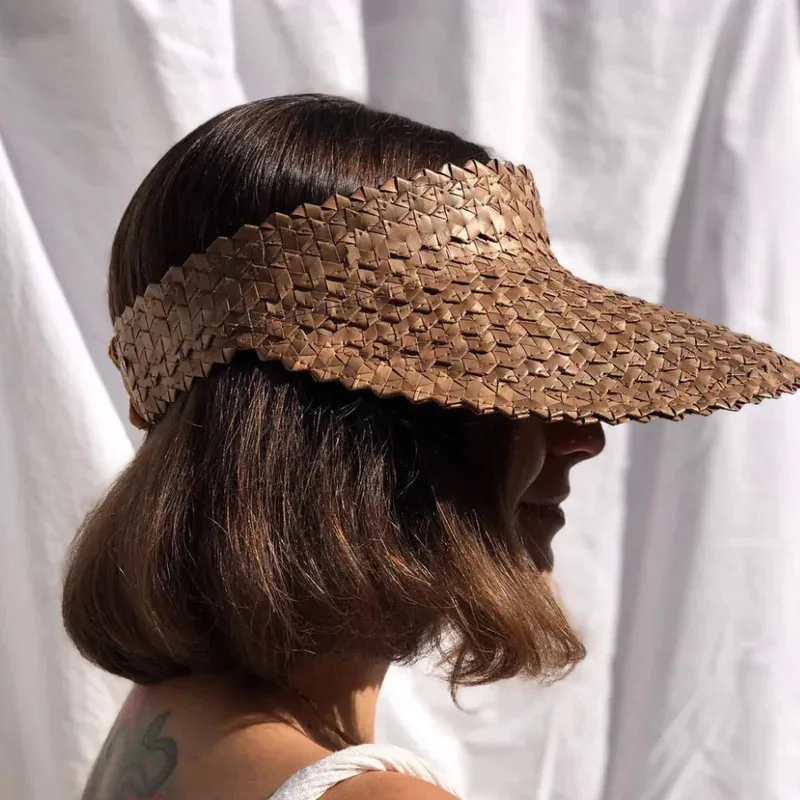 Rattanowy kapelusz przeciwsłoneczny dla kobiet Naturalny PALM LEAF VISOR Szerokie rondo Czapka… Rattanowy kapelusz przeciwsłoneczny dla kobiet Naturalny PALM LEAF VISOR Szerokie rondo Czapka…